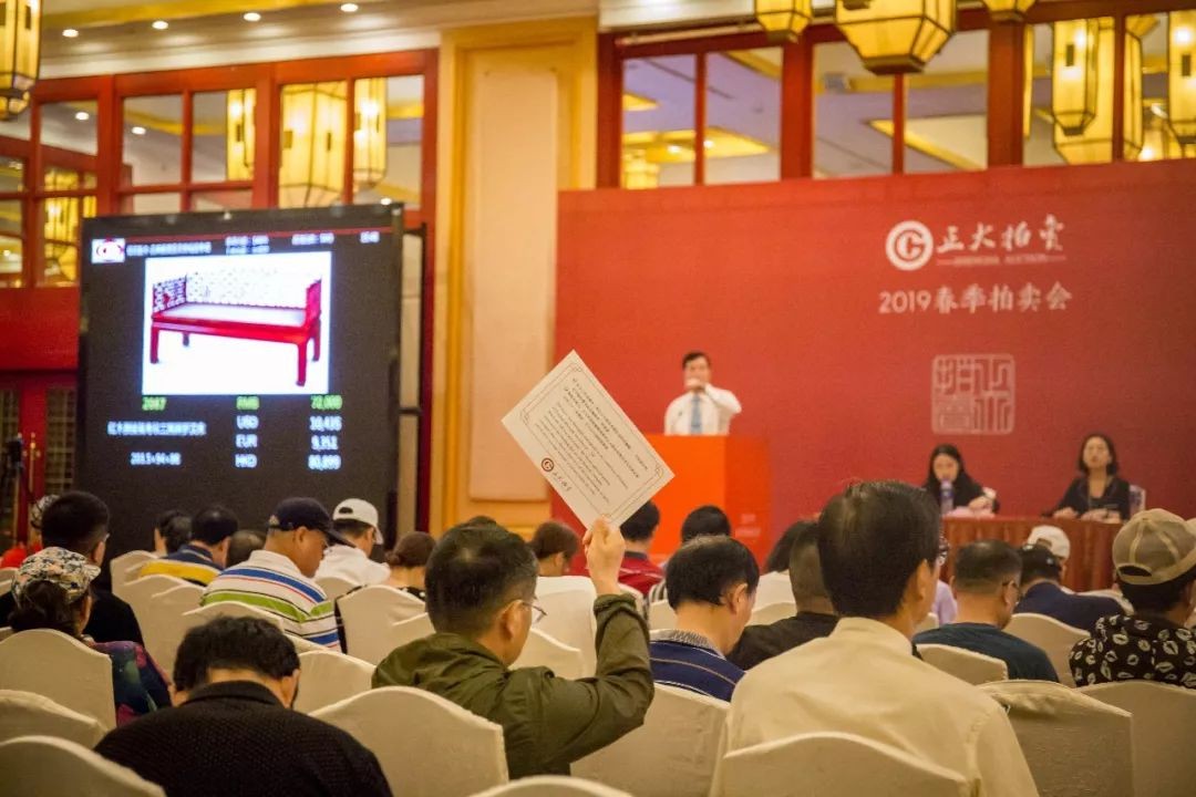 紫檀大四件柜4200万落槌，新黄花梨明式家具收藏势头强劲！